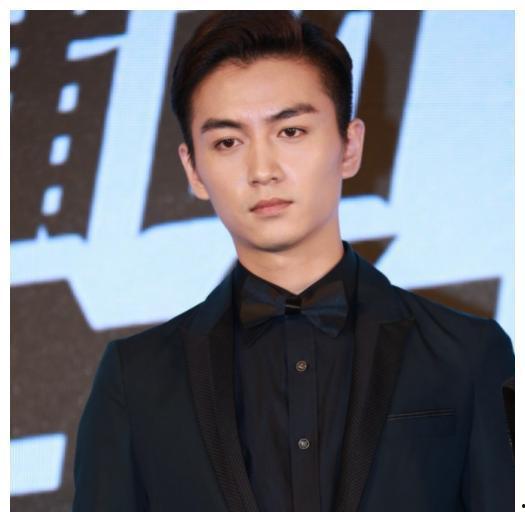 娱乐陈晓吃瓜图片高清,太可爱了!