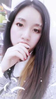 娱乐吃瓜小丫头是谁啊视频,她是如何成为网络红人的?